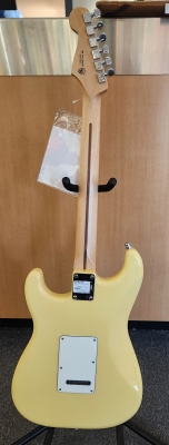 Fender - Player Stratocaster Maple - Buttercream 2